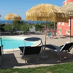 Borgo Di Santa Barbara فندق سانتا دومينيكا