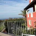 Borgo Di Santa Barbara 4* سانتا دومينيكا
