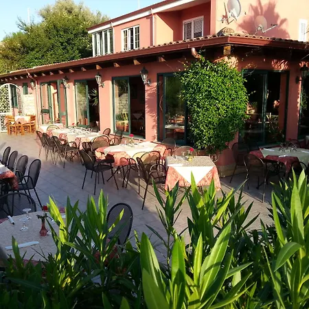 Borgo Di Santa Barbara מלון