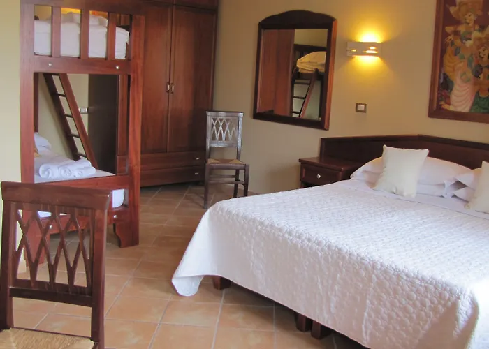 Borgo Di Santa Barbara 4* סנטה דומניקה