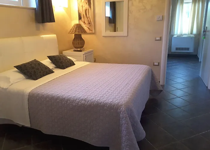 Borgo Di Santa Barbara 4* סנטה דומניקה