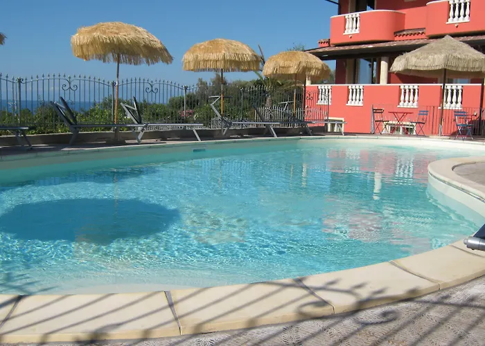 Borgo Di Santa Barbara 4* סנטה דומניקה