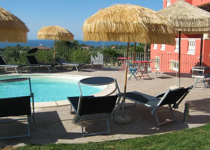 Borgo Di Santa Barbara מלון סנטה דומניקה