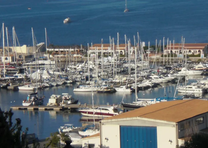 Borgo Di Santa Barbara מלון