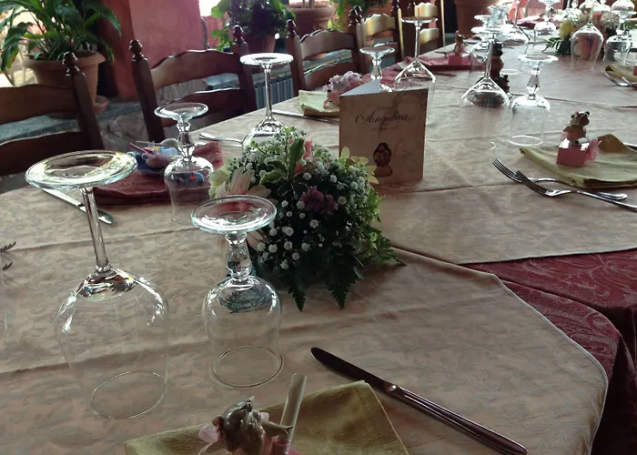 Borgo Di Santa Barbara מלון סנטה דומניקה