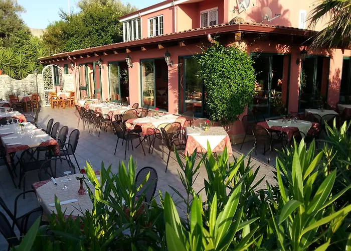 Borgo Di Santa Barbara מלון