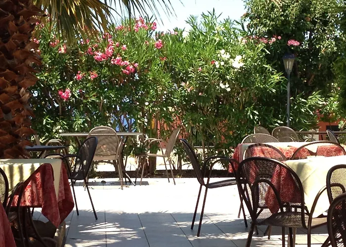 Borgo Di Santa Barbara מלון 4*