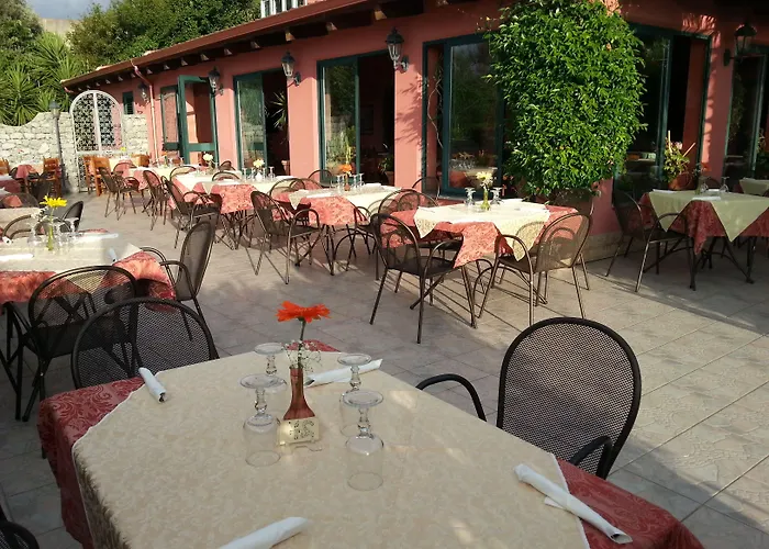 מלון Borgo Di Santa Barbara