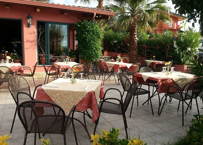 Borgo Di Santa Barbara סנטה דומניקה