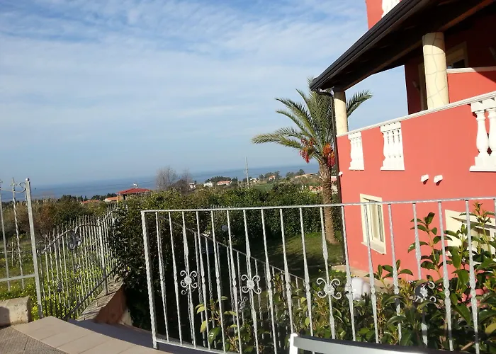 Borgo Di Santa Barbara 4* סנטה דומניקה