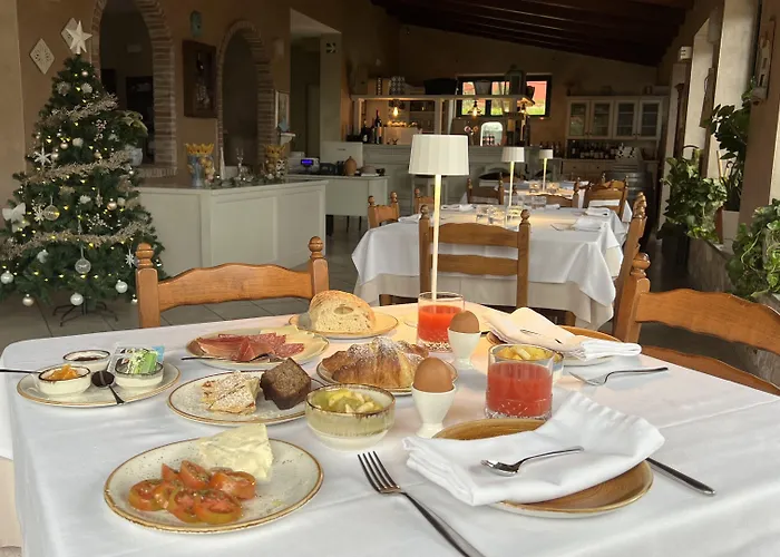 Borgo Di Santa Barbara 4* סנטה דומניקה