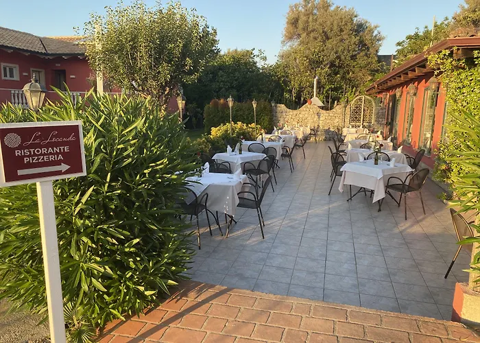 Borgo Di Santa Barbara מלון