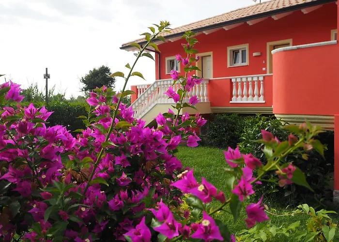 Borgo Di Santa Barbara מלון סנטה דומניקה