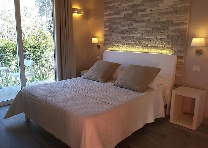 Borgo Di Santa Barbara 4* סנטה דומניקה